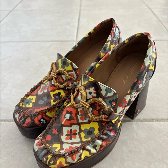 Colorful Geometric Patterned Loafers - Picture 3 of 5